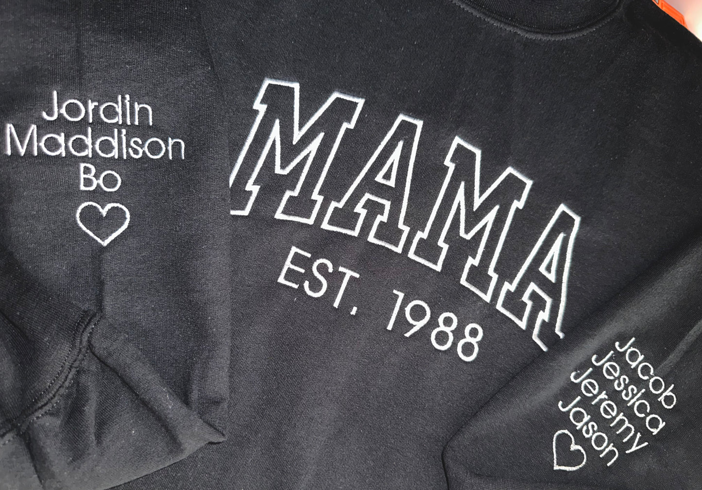 EMBROIDERED MAMA SWEATSHIRT